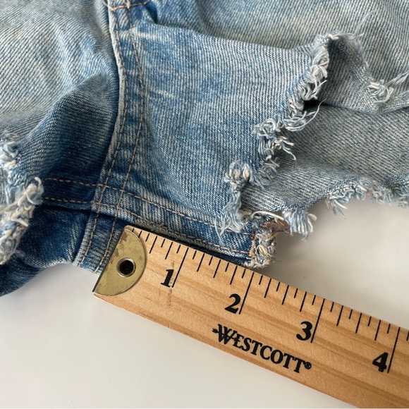 ZARA Women's Distressed Destroyed Button Fly High Rise Denim Shorts Size 4 - Picture 6 of 6